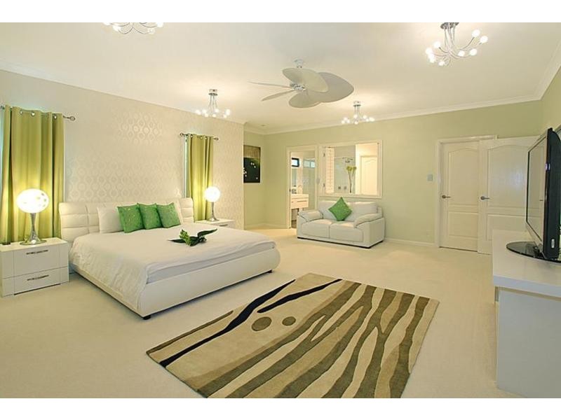 63 Bonogin Rd, Mudgeeraba QLD 4213