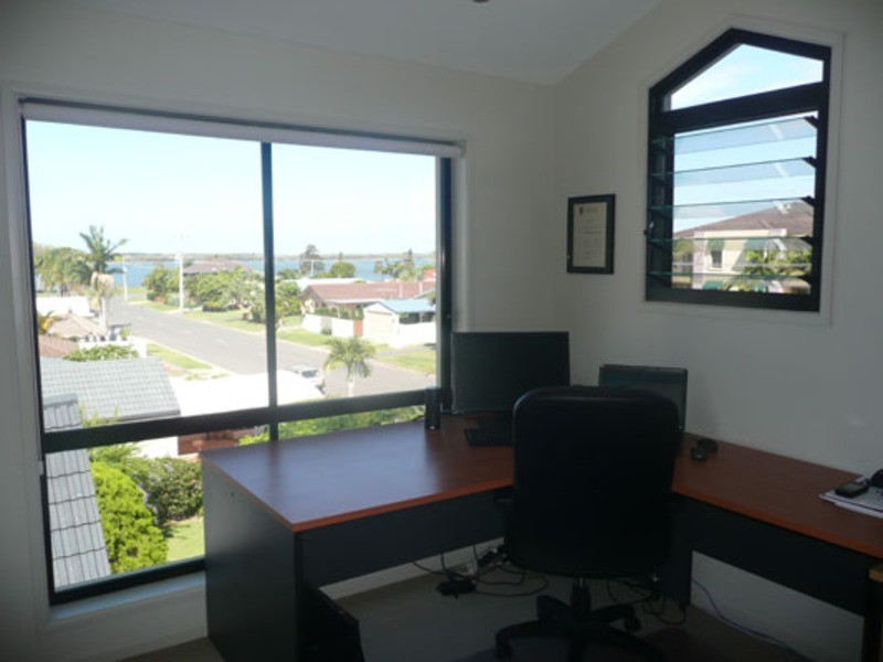 2/15 Jennifer Ave, Runaway Bay QLD 4216