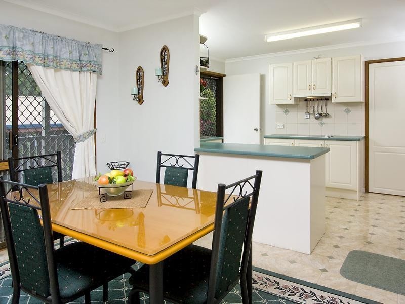 21 RINAVORE ST, Ferny Grove QLD 4055