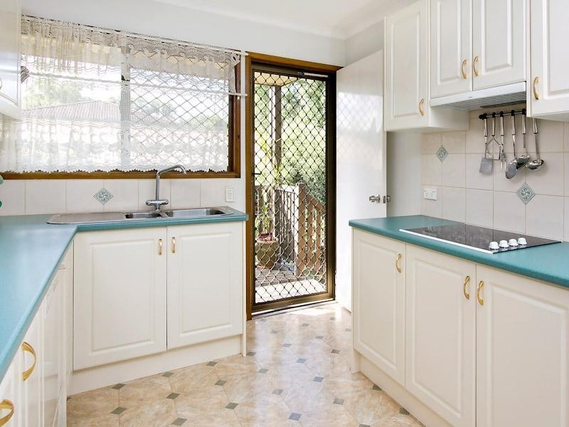 21 RINAVORE ST, Ferny Grove QLD 4055