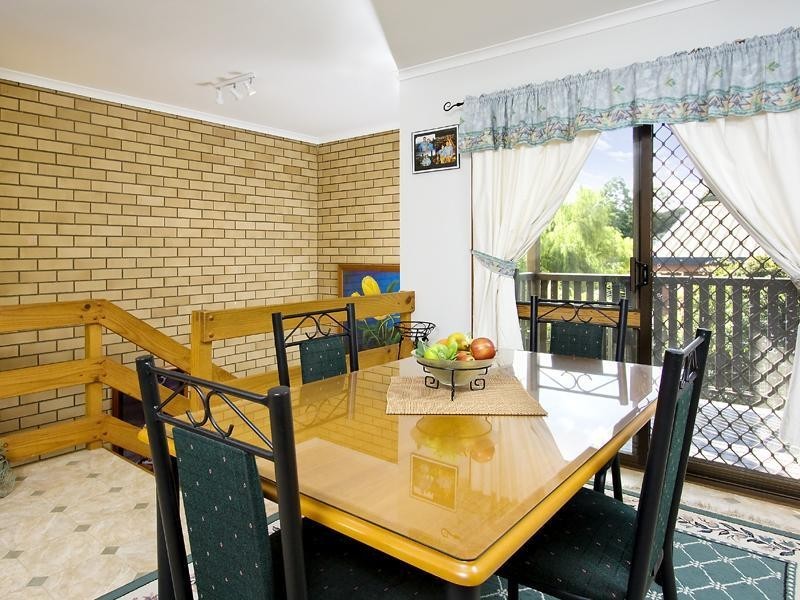21 RINAVORE ST, Ferny Grove QLD 4055