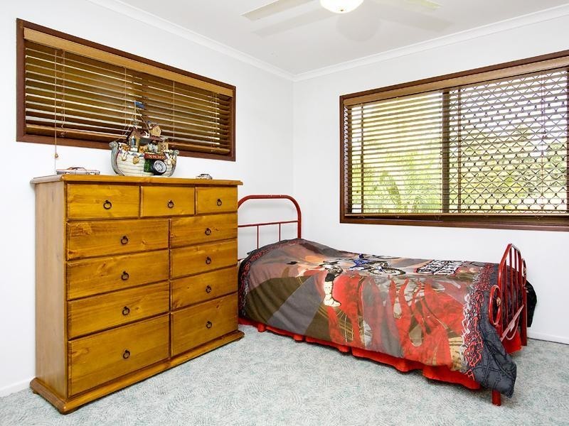 21 RINAVORE ST, Ferny Grove QLD 4055