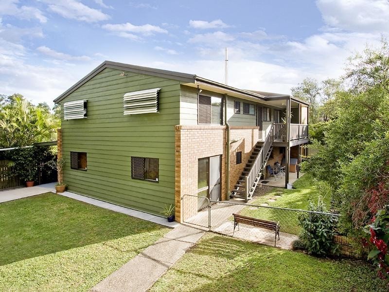 21 RINAVORE ST, Ferny Grove QLD 4055