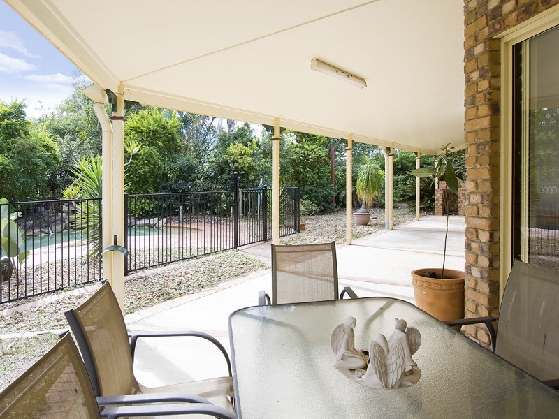 8 Davison Rd, Samford QLD 4520