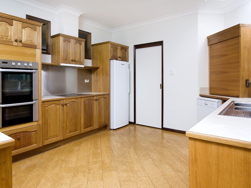 8 Davison Rd, Samford QLD 4520