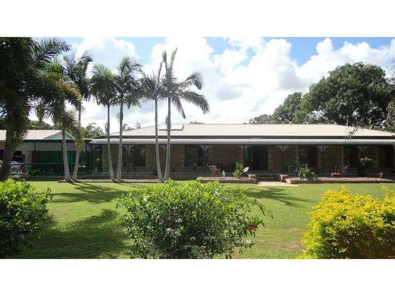 136 Toolakea Beach Rd, Bluewater QLD 4818