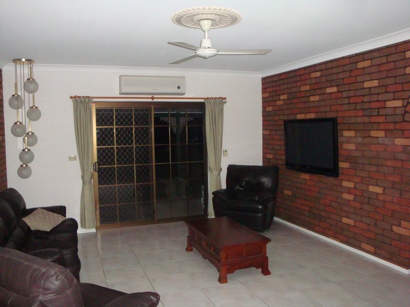 136 Toolakea Beach Rd, Bluewater QLD 4818