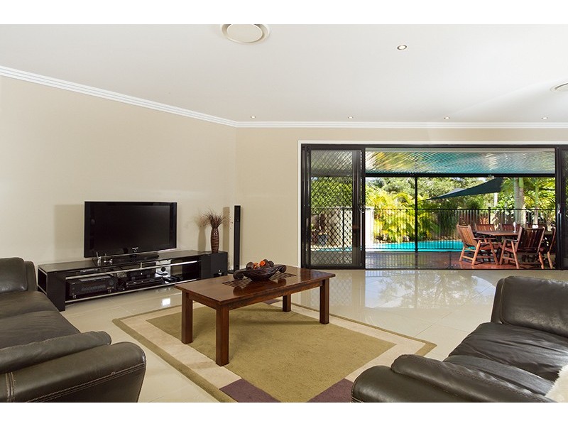 57 California Dr, Oxenford QLD 4210