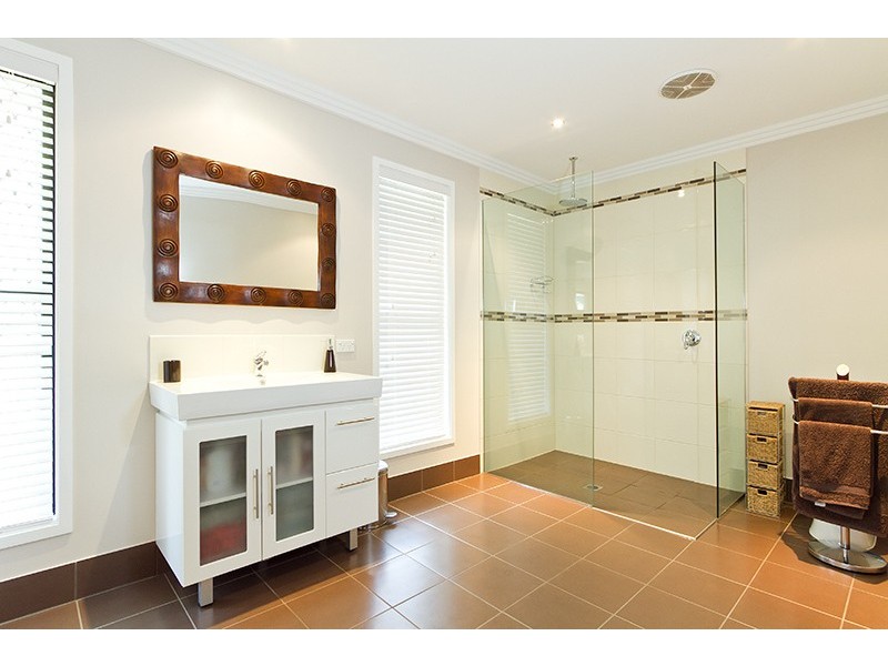 57 California Dr, Oxenford QLD 4210