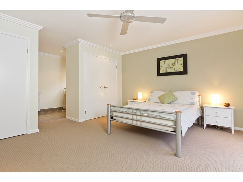 57 California Dr, Oxenford QLD 4210