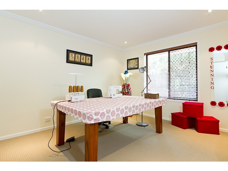 57 California Dr, Oxenford QLD 4210