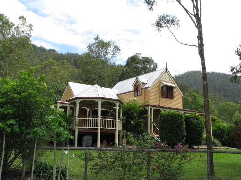 273 Foggs Road, Samford QLD 4520