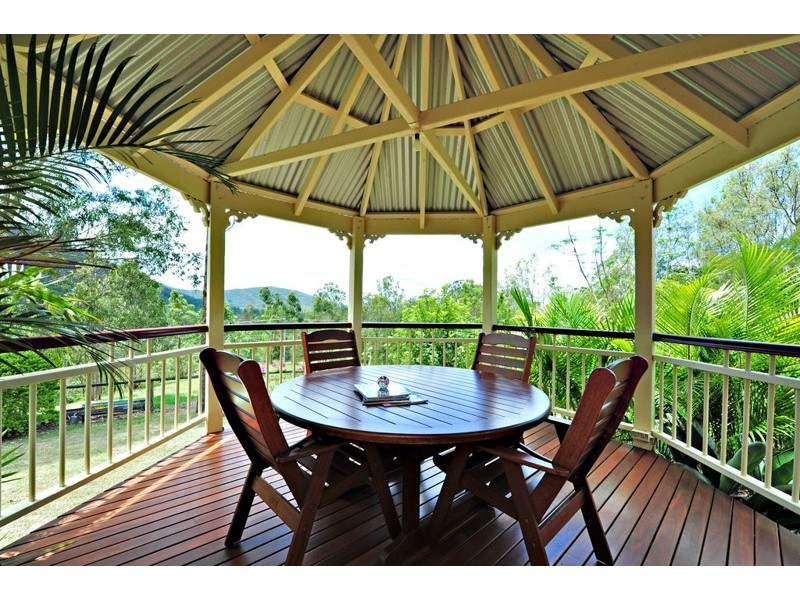 273 Foggs Road, Samford QLD 4520