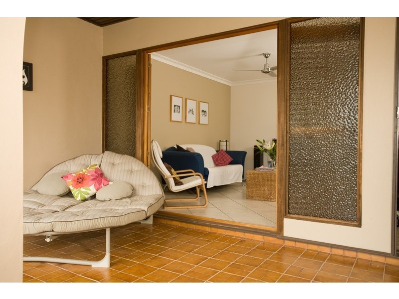 8 Parnoolar Cres, Ferny Hills QLD 4055