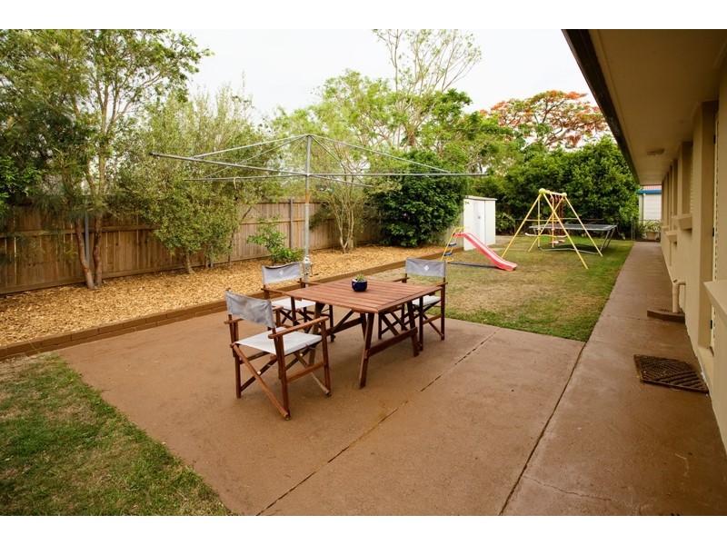 8 Parnoolar Cres, Ferny Hills QLD 4055