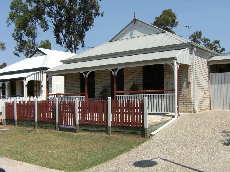 5 Wintergreen Lane, Forest Lake QLD 4078