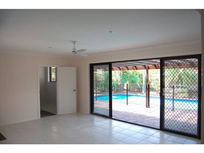 43 Karawatha Drive, Mountain Creek QLD 4557