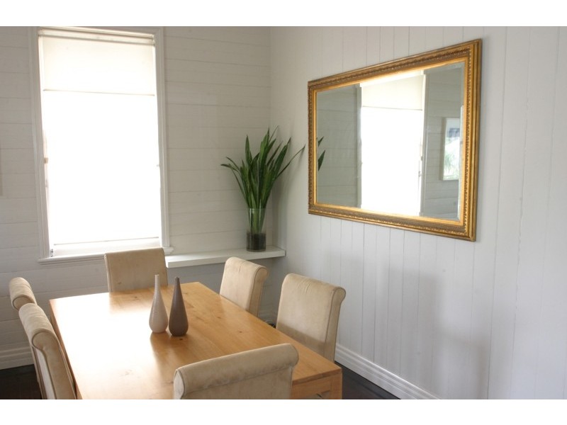 10 Drummond st, Greenslopes QLD 4120