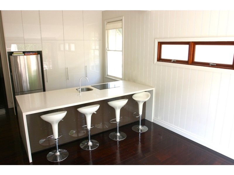 10 Drummond st, Greenslopes QLD 4120