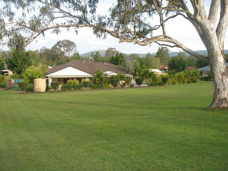 6 Showgrounds Drive, Samford QLD 4520