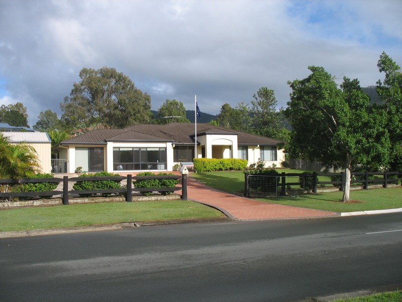 6 Showgrounds Drive, Samford QLD 4520