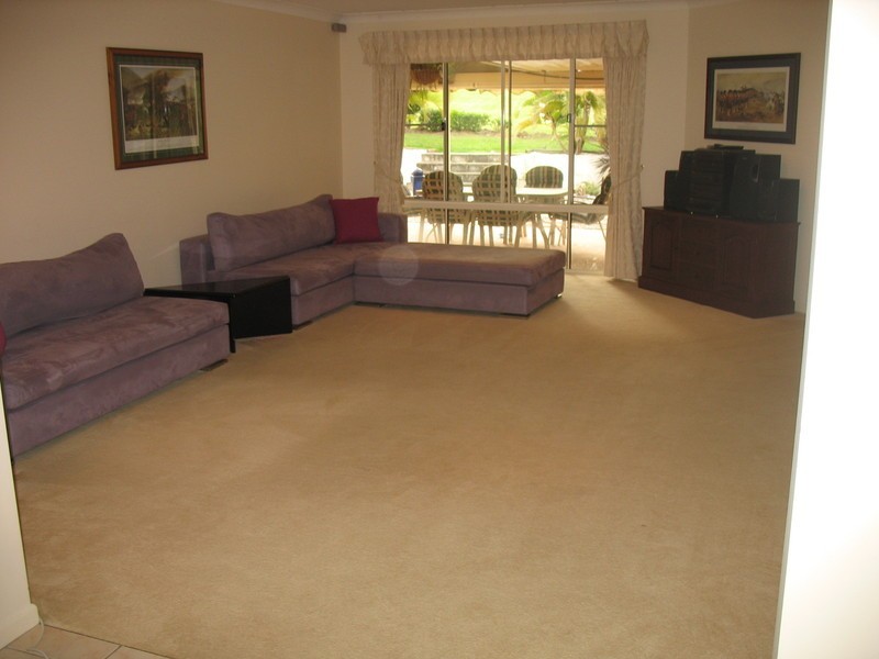 6 Showgrounds Drive, Samford QLD 4520