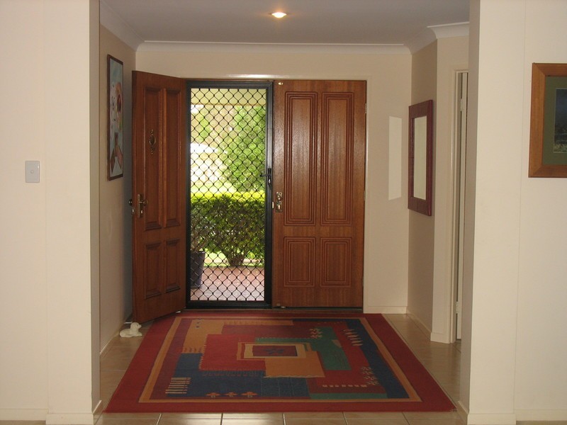 6 Showgrounds Drive, Samford QLD 4520