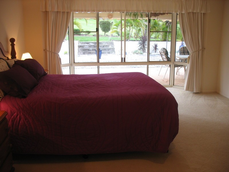 6 Showgrounds Drive, Samford QLD 4520