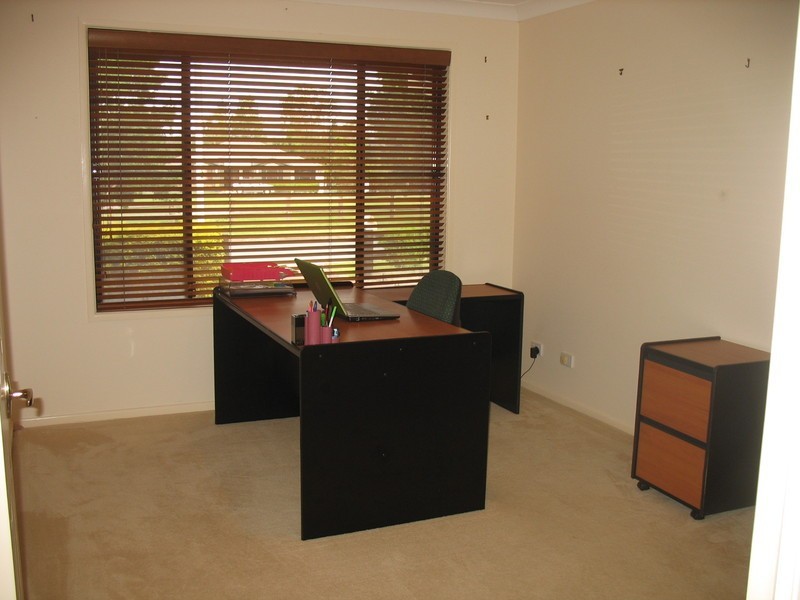 6 Showgrounds Drive, Samford QLD 4520