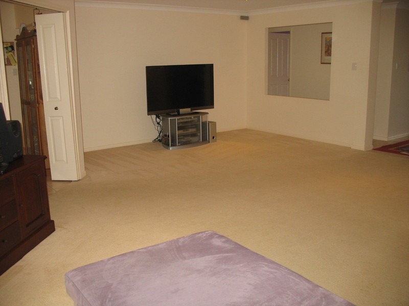 6 Showgrounds Drive, Samford QLD 4520