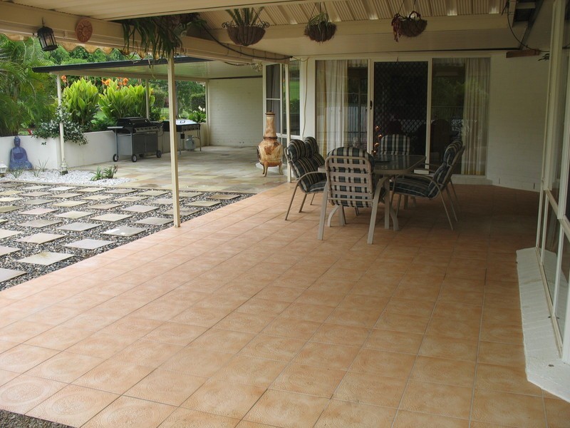 6 Showgrounds Drive, Samford QLD 4520