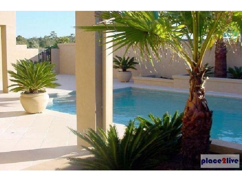 26 Shoalwater Court, Burleigh Waters QLD 4220