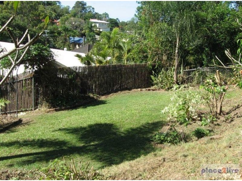 16 Hall Avenue, Norman Park QLD 4170