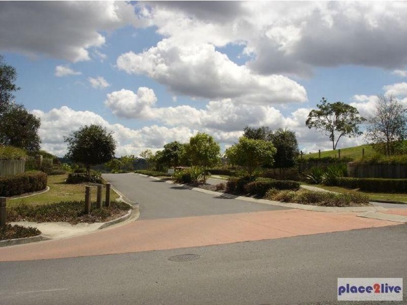 8 Sovereign Way, Samford QLD 4520