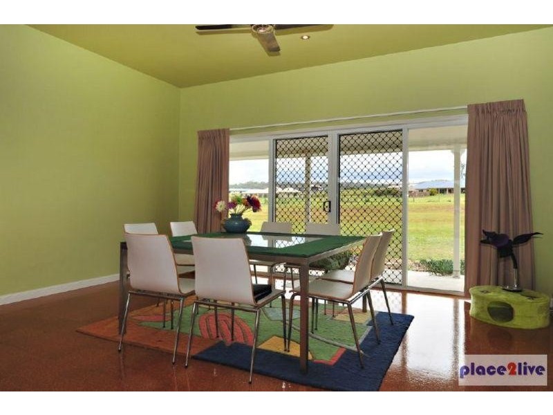 8 Sovereign Way, Samford QLD 4520