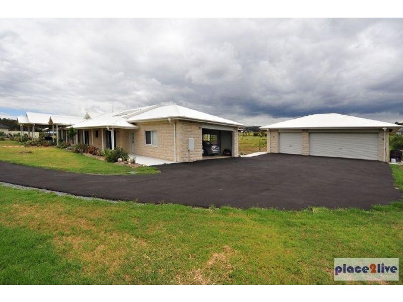 8 Sovereign Way, Samford QLD 4520