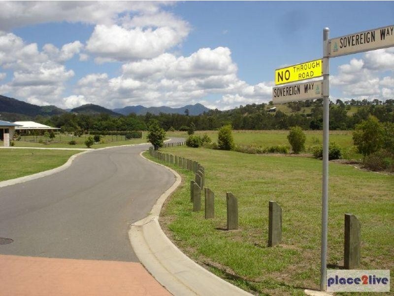 8 Sovereign Way, Samford QLD 4520