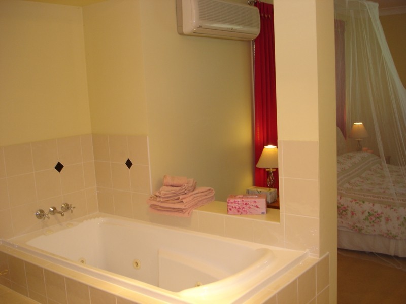 10 Endwood Ct, Samford QLD 4520