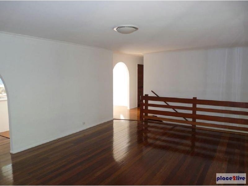 22 Goolman Street, Chapel Hill QLD 4069