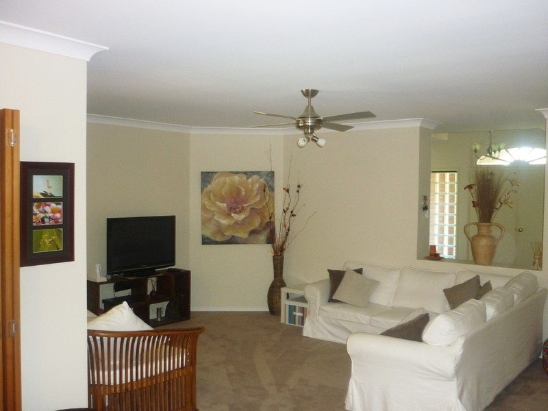 5 Woodbine Ct, Samford QLD 4520