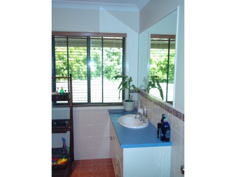 5 Woodbine Ct, Samford QLD 4520