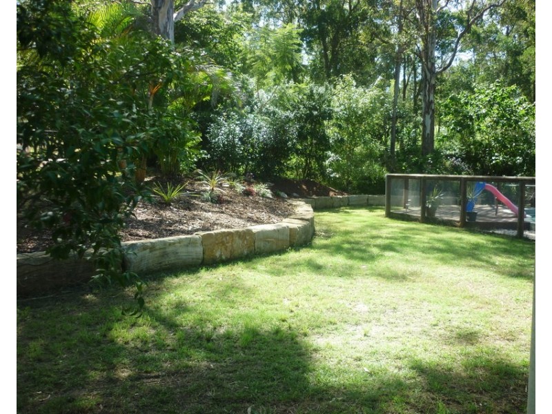 5 Woodbine Ct, Samford QLD 4520