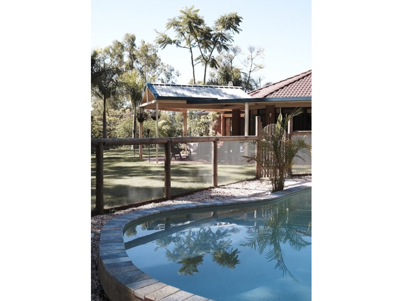 5 Woodbine Ct, Samford QLD 4520