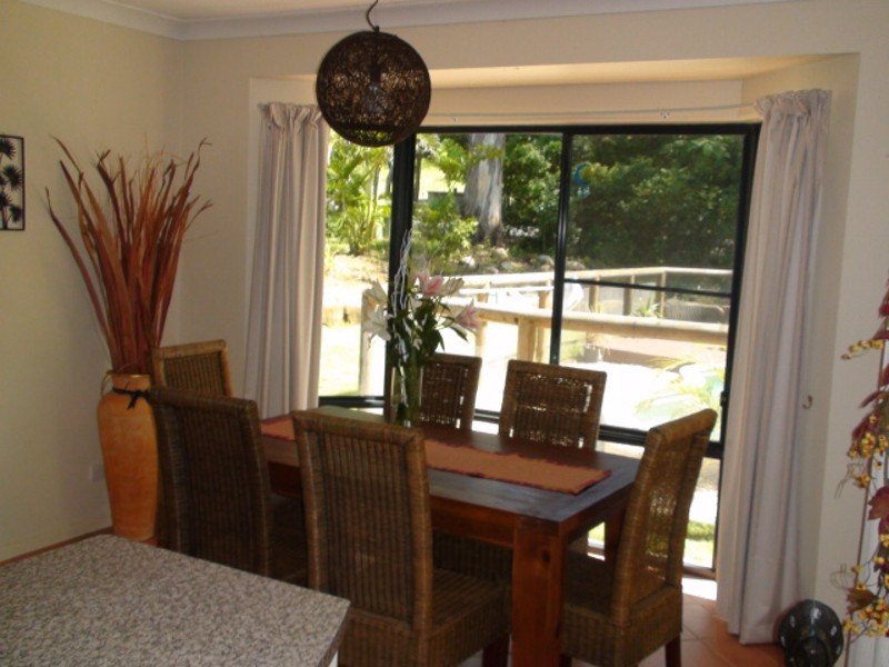 5 Woodbine Ct, Samford QLD 4520