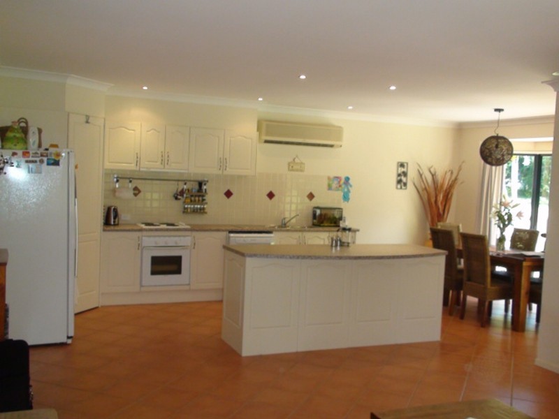5 Woodbine Ct, Samford QLD 4520
