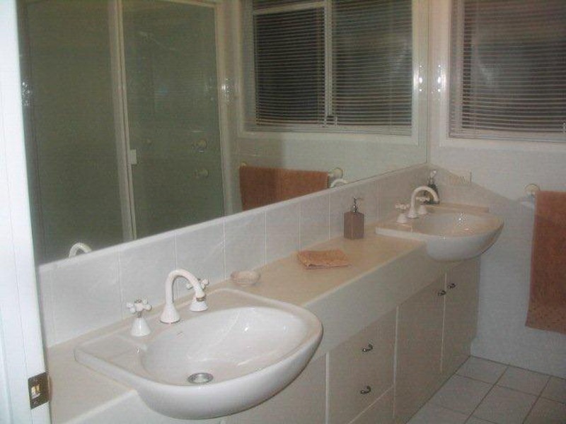 127 Camberwell Circuit, Robina Quays, Robina QLD 4226