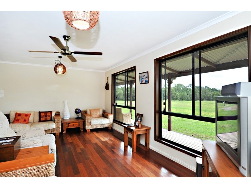 22 Davison Rd, Samford QLD 4520