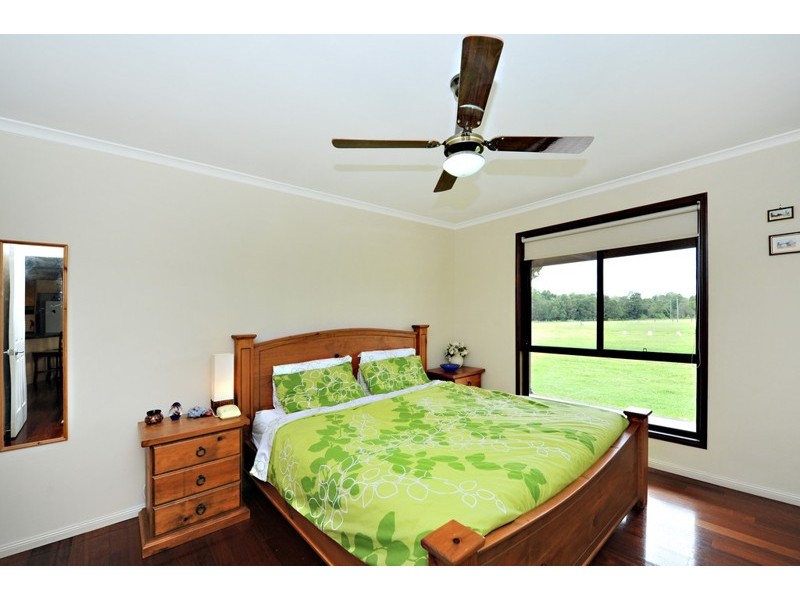 22 Davison Rd, Samford QLD 4520