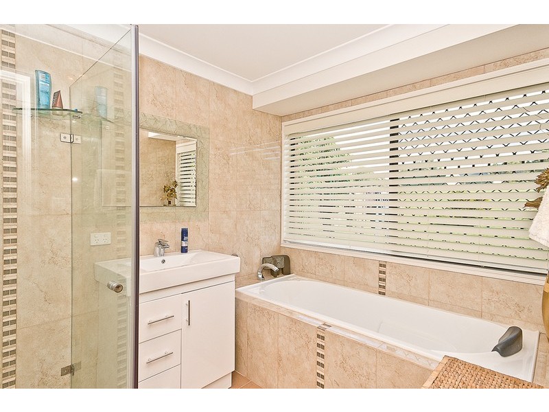 49 Greenwood Crs, Samford Valley QLD 4520