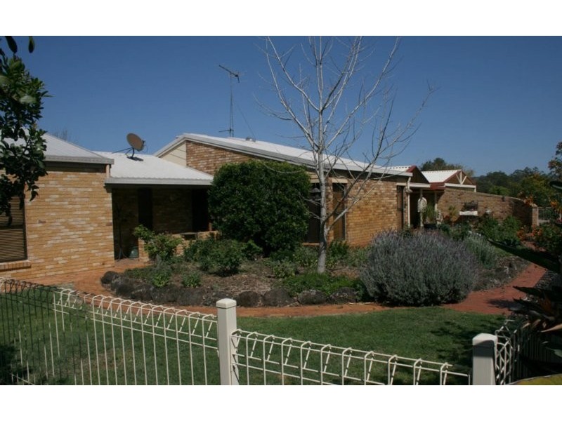 281 Kearney St, Kearneys Spring QLD 4350